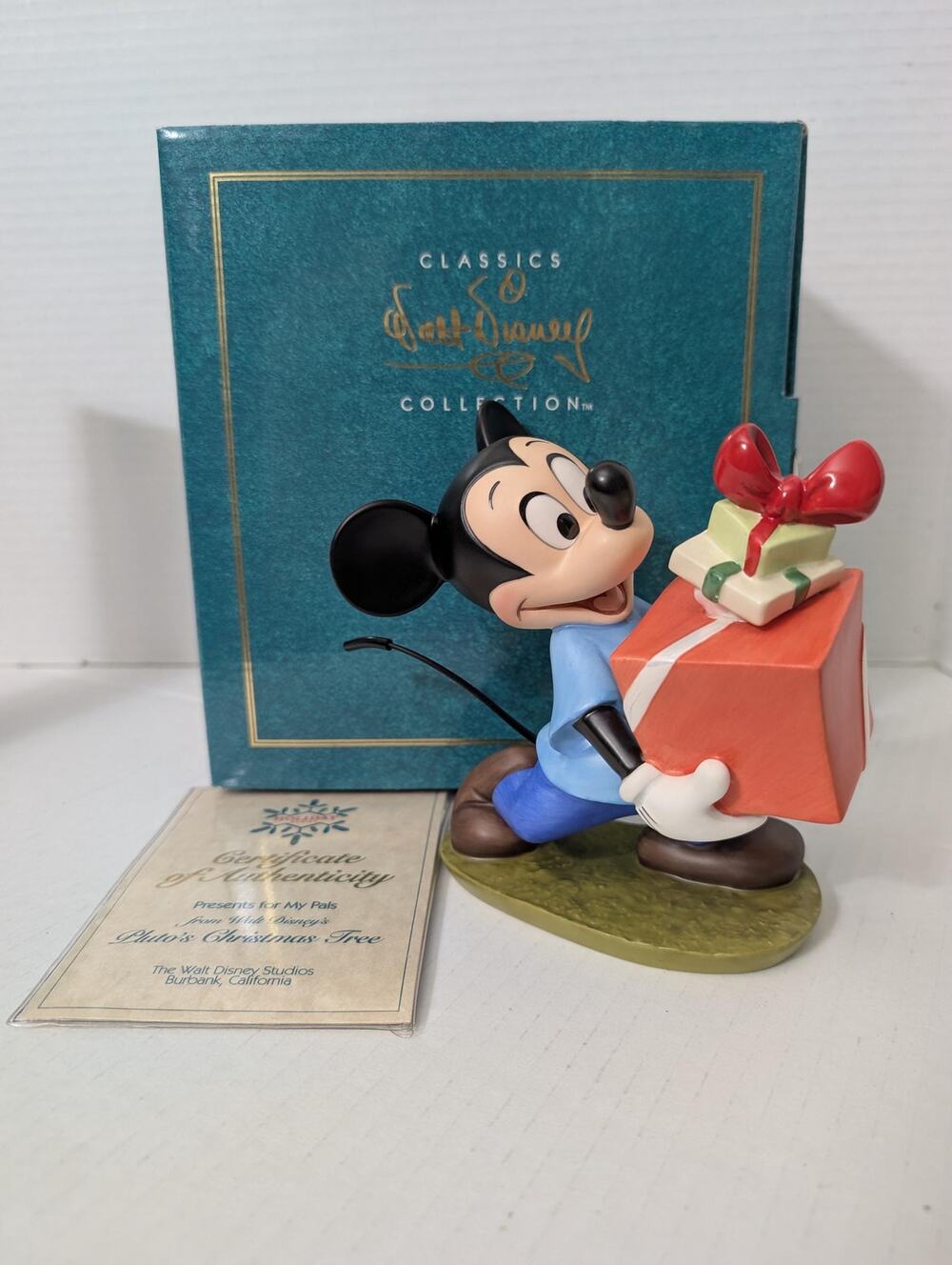 1995 WDCC Disney Pluto's Christmas Tree Mickey Mouse Present Figure